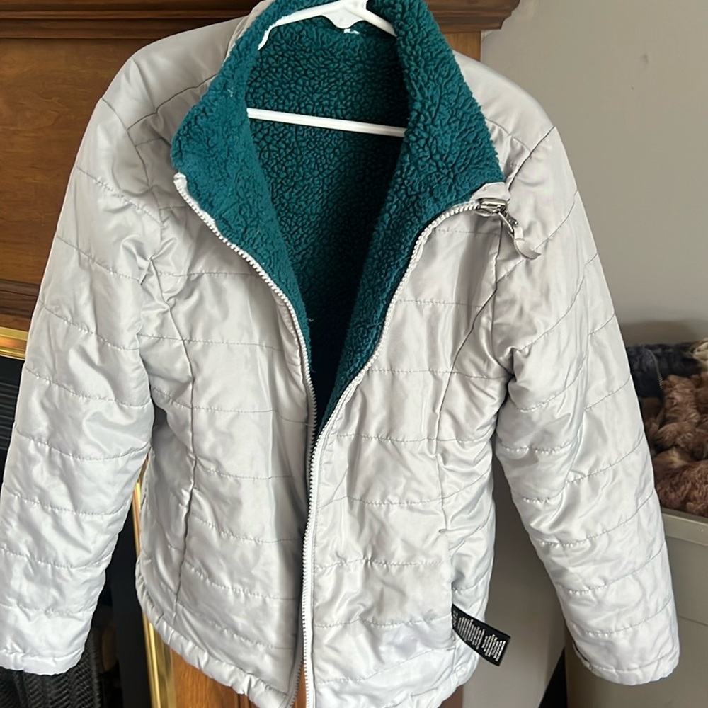 Girls, reversible, jacket, and gray and green size medium. 7/8